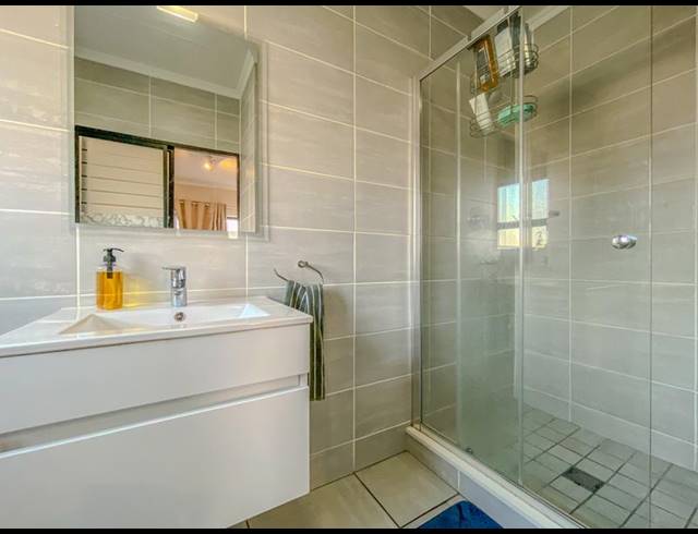 1 BEDROOM APARTMENT FOR SALE IN WATERFALL